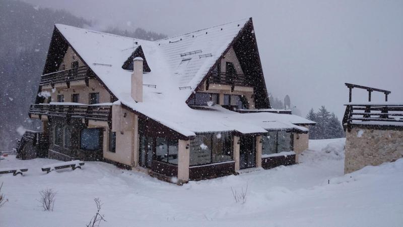 Taverna Pietrei Craiului Zărneşti Екстериор снимка