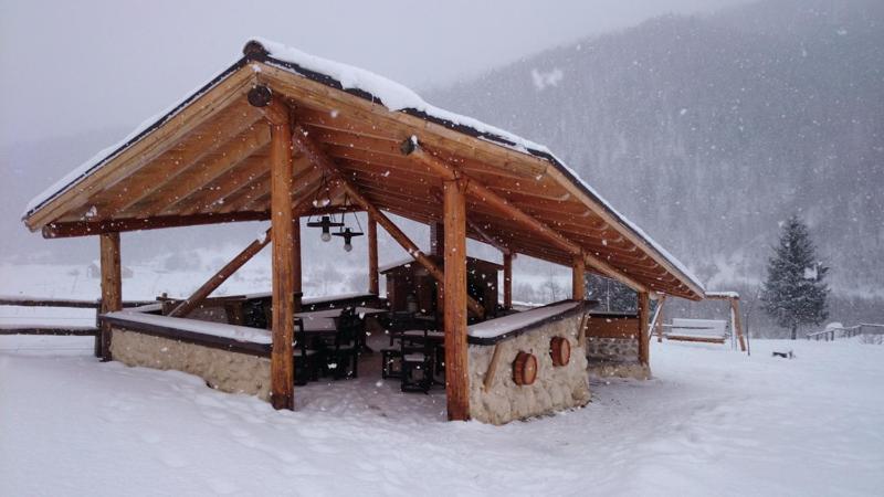Taverna Pietrei Craiului Zărneşti Екстериор снимка